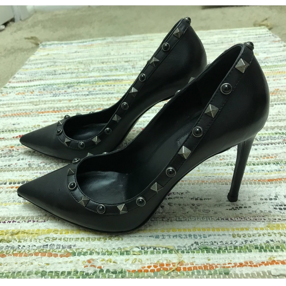Valentino Garavani Rockstud Rolling Noir pumps